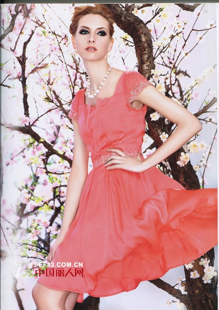 艾秀雅轩专注轻熟女性的韵味 2013夏款上市