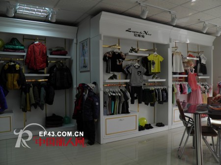 尼斯兔童装“阅时尚,越快乐”2013秋冬发布会圆满落幕