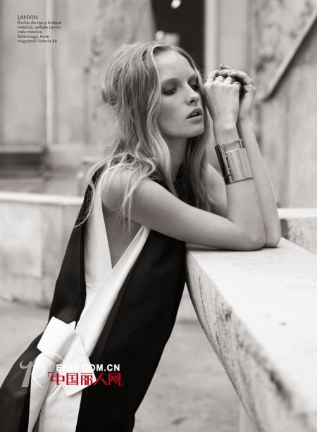 超模伊娃·唐尼(Eva Downey)绝美演绎Elle杂志罗马尼亚4月刊