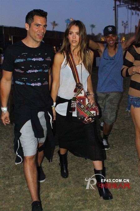 2013年柯契拉音乐节街拍 看音乐达人们的时尚观