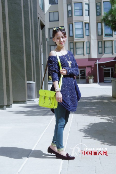 对“恨天高”说不 穿出五一出游最舒适装扮