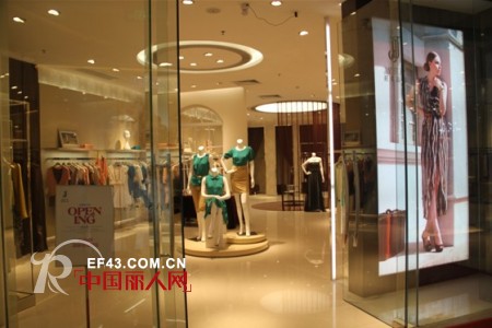 热烈庆祝JANESTORY经典故事品牌女装第45间直营店开业大吉