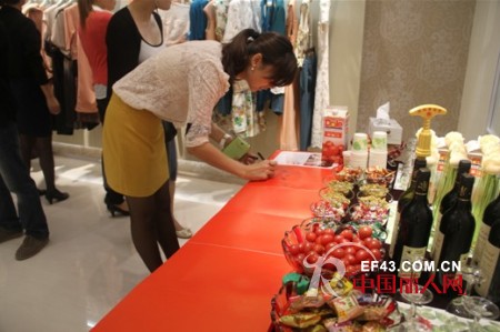 热烈庆祝JANESTORY经典故事品牌女装第45间直营店开业大吉