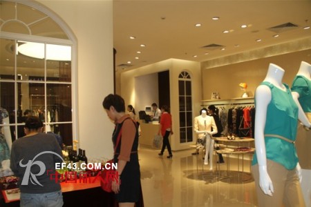 热烈庆祝JANESTORY经典故事品牌女装第45间直营店开业大吉