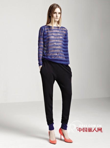 不做路人甲!MO&CO女装传递T恤潮流款