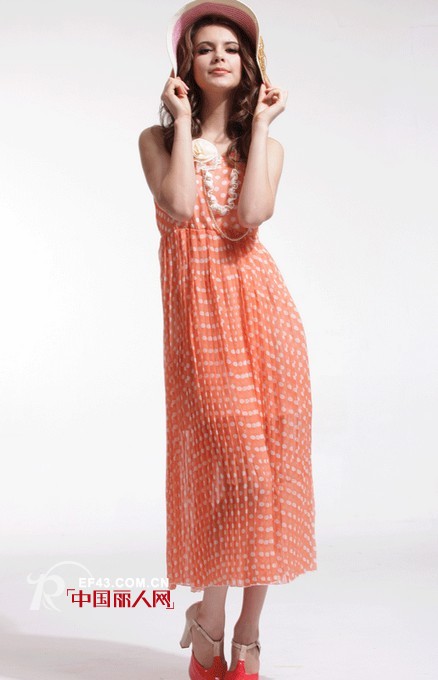 城市衣柜女装出挑色彩舞动今夏时尚