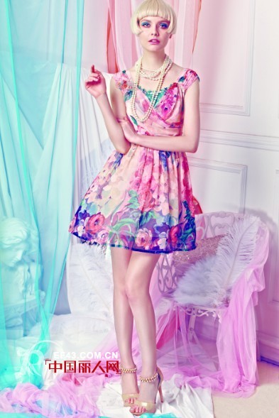 木帛女装  秀出你的五彩缤纷