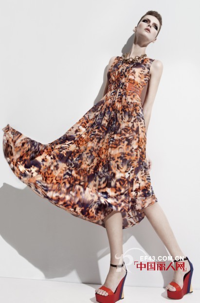 弗卡女装2013年春夏新品火热销售中