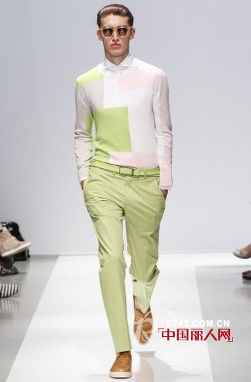 户外骑行or草地野餐五一出游型男怎么穿