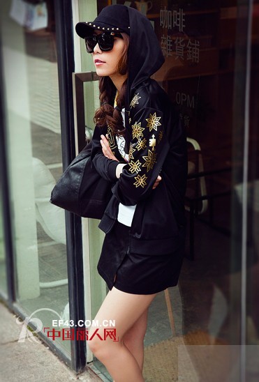 INTUNE女装“暗黑”来袭 朋克摇滚风High翻全场