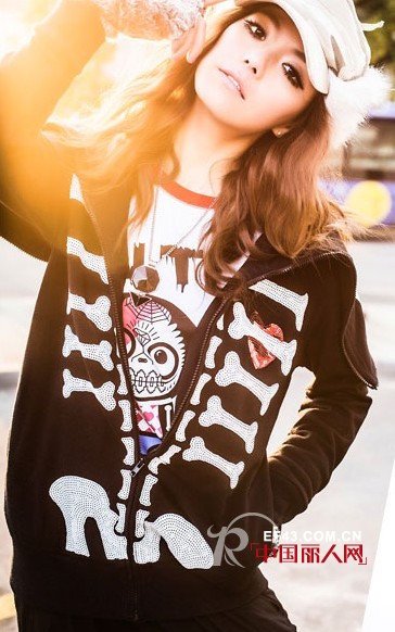 INTUNE女装“暗黑”来袭 朋克摇滚风High翻全场