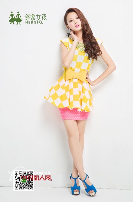 邻家女孩荧光色谱 时尚抢眼让办公室成秀场