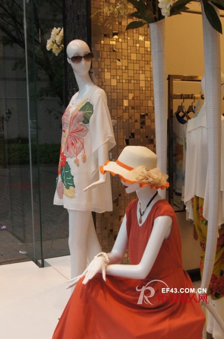 嘉彩女装旗舰店开业既深圳分公司揭牌