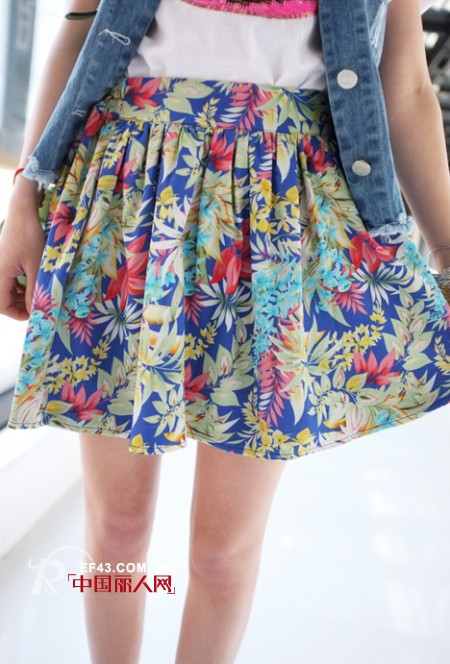 眼花缭乱的碎花小短裙撩动这一夏