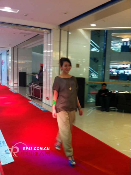 莫名女装精彩走秀助力哈尔滨麦凯乐专卖店开业