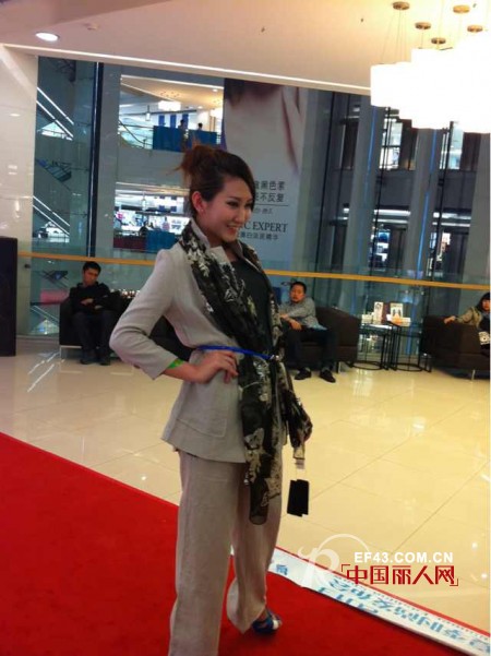 莫名女装精彩走秀助力哈尔滨麦凯乐专卖店开业