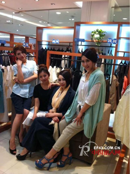 莫名女装精彩走秀助力哈尔滨麦凯乐专卖店开业