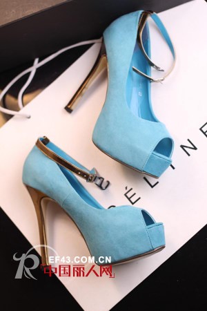 女人最爱的依旧是高跟鞋