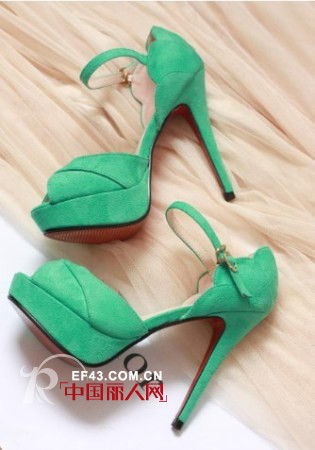 女人最爱的依旧是高跟鞋