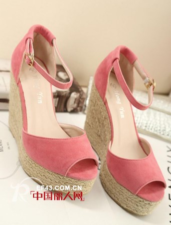 厚底鞋不再尴尬 也要翻身做主流