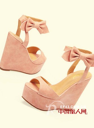 厚底鞋不再尴尬 也要翻身做主流