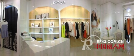 丹诗格尔女装深圳福田区新世界百货店五一盛大开业