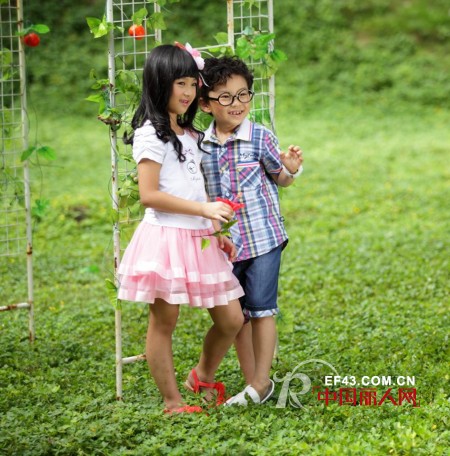 “童话故事”品牌童装2013春夏新品画册