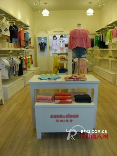 安娜爱登韩国童装品牌山东城隍店开业啦
