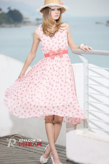 蔓露卡女装进驻重庆万达百货以及湖北襄阳万达百货