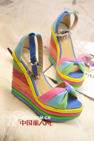 潮流坡跟鞋 绝对值得拥有