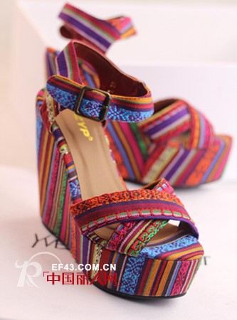 潮流坡跟鞋 绝对值得拥有