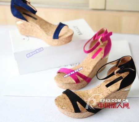 潮流坡跟鞋 绝对值得拥有