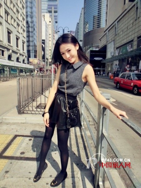 无袖装穿出瘦手臂 风格迥异做大女人