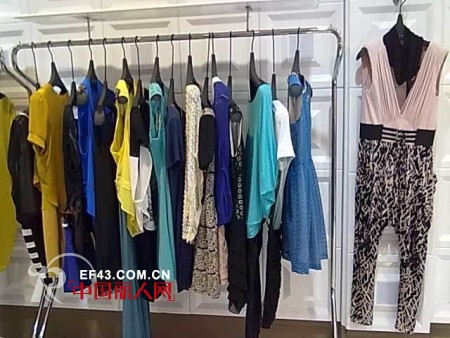 热烈庆祝迪斯廷·凯女装重庆大足专卖店盛大开业