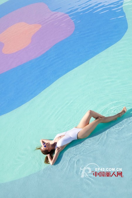 超模Anna Ewers性感出镜——NASTY GAL ’S  LOOKBOOK