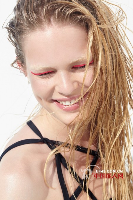 超模Anna Ewers性感出镜——NASTY GAL ’S  LOOKBOOK