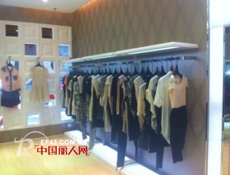 迪斯廷.凯女装加盟迎高峰 湖南吉首店盛大开业
