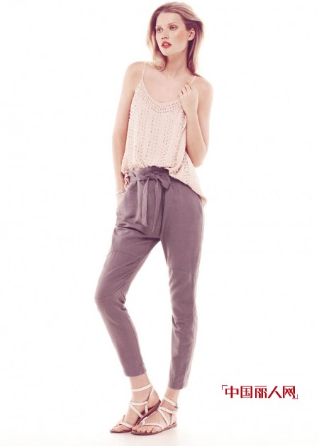 Toni Garrn中性演绎Mango最新夏季LOOKBOOK