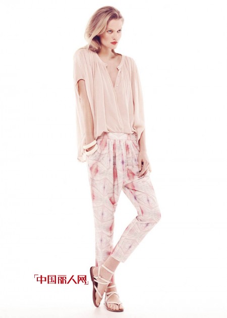 Toni Garrn中性演绎Mango最新夏季LOOKBOOK