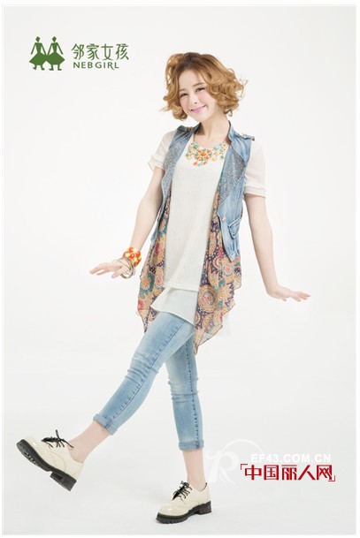 邻家女孩夏季丹宁造型 百变潮搭帅气升级