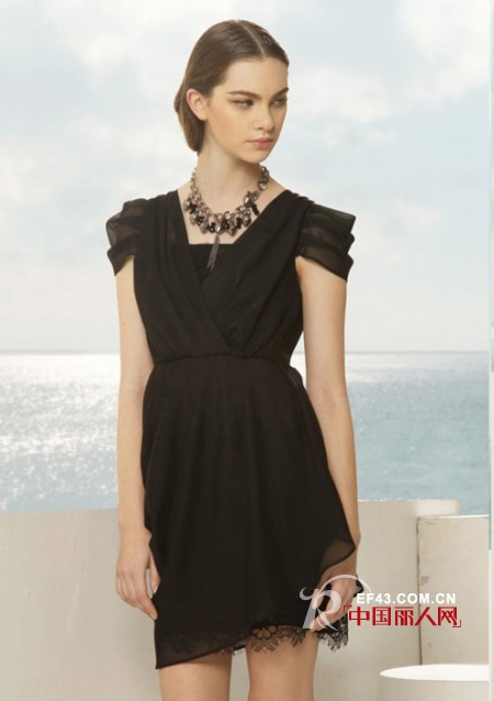 CGREC女装 解脱束缚 追求性感体验