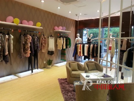 “Distin Kidny（迪斯廷.凯）“女装江苏仪征店盛大开业