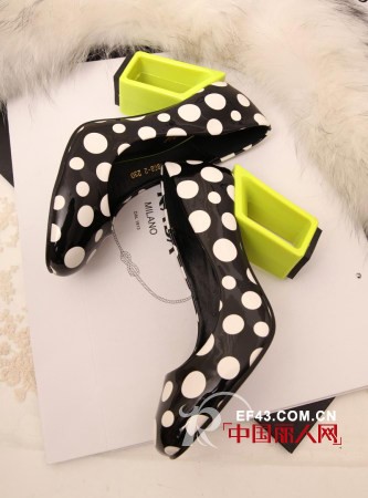 粗跟也疯狂  异类高贵气质