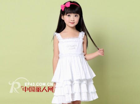 海威迩盛装公主裙  让孩子绽放在花开烂漫的季节