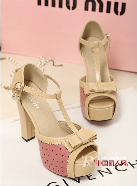 鱼嘴高跟鞋 女人们的夏日新宠