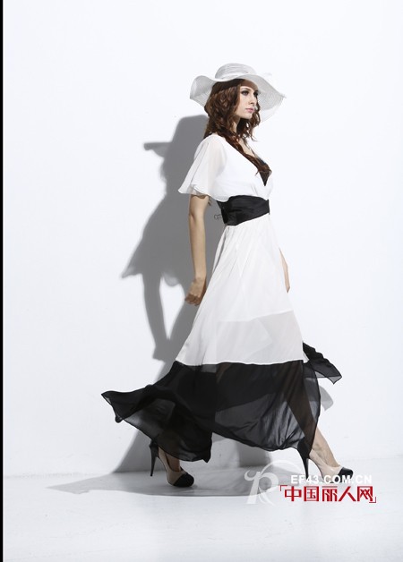 LEAGEL例格品牌女装  黑白体验魅力非凡