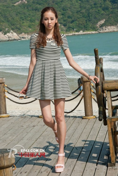 蜜西娅女装  清凉体验海滩风情