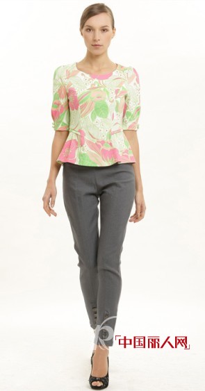 经典故事夏装热卖新品 简洁风通勤款推荐