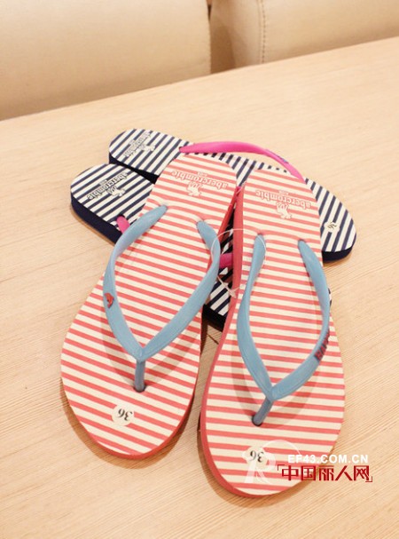 那静静的彩色,闪动着整个世界