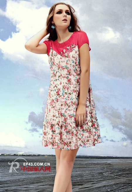 秀蓓儿女装 带你感受花儿开放时的芬芳